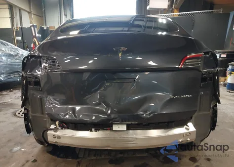 2024 Tesla Model Y Long Range Dual Motor All-Wheel Drive из США, поврежденный, VIN 7SAYGDEE9RA236235